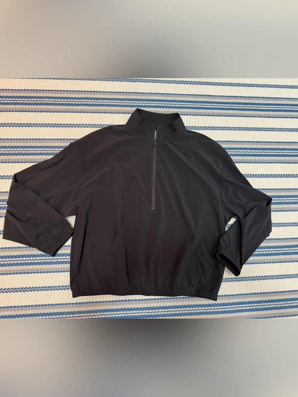 Beyond Yoga Black Activewear Top with Center Seam